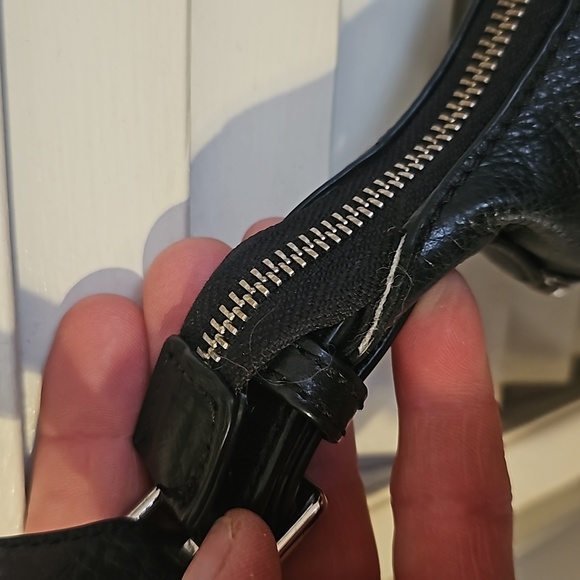 EUC Ash Crossbody Bucket Bag - Picture 6 of 8